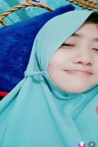 Bebel Jilbab Cantik Bugil Omek Show