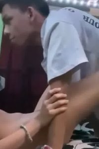 Dua Sejoli Mesum Ceweknya Body Langsing
